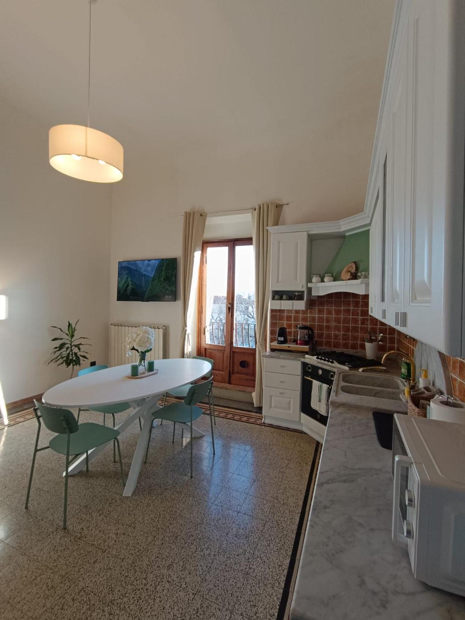Florence Castle Apartment 2 Bedrooms, 2 Bathrooms Εξωτερικό φωτογραφία